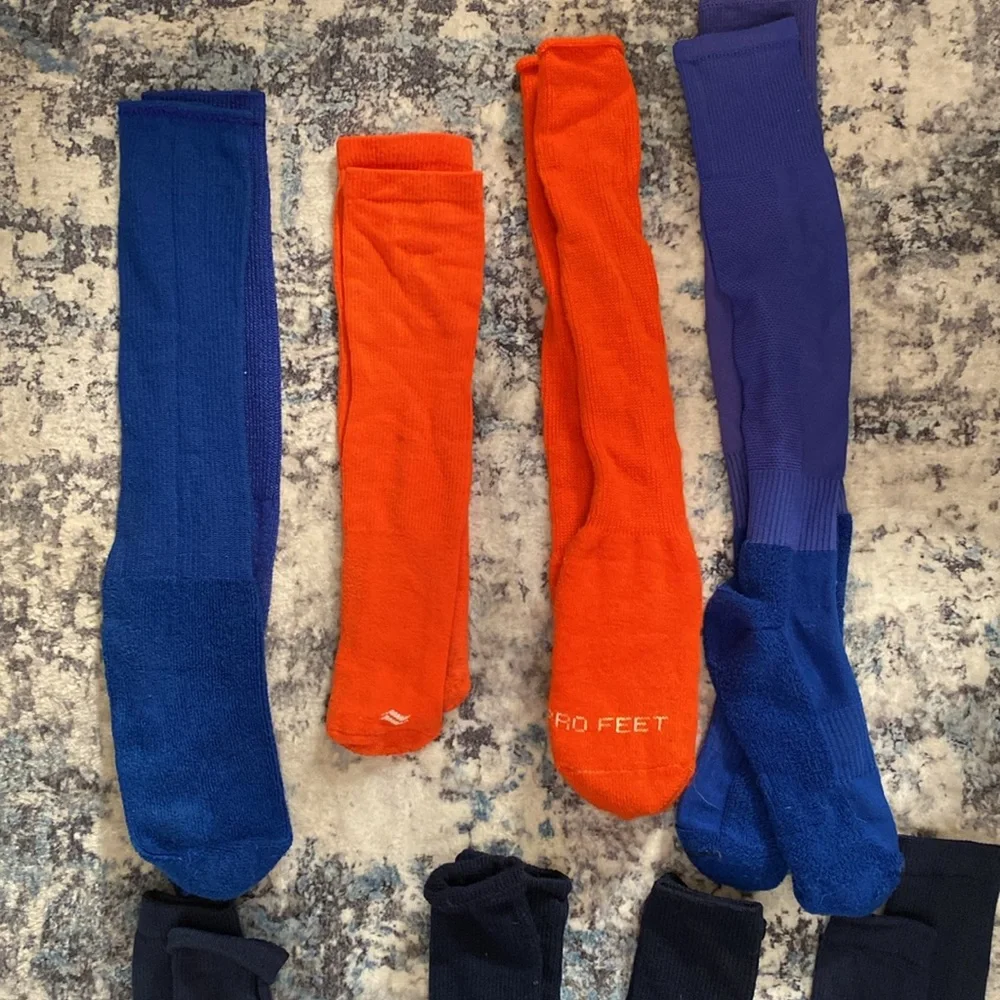 9 pairs of men’s athletic socks